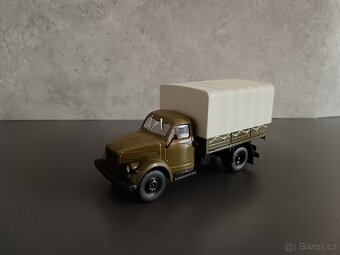 Kultovní náklaďáky 1:43 / 2 - 12