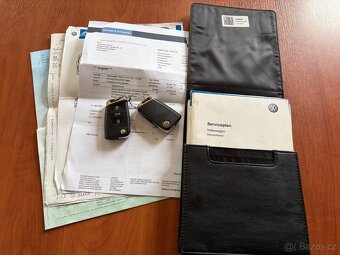 VW Golf 7 1,6 TDi Lounge, serviska, TOP výbava - 12