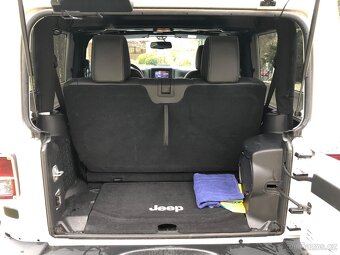 Jeep wrangler 3.6 SAHARA 209kw první majitel - 12