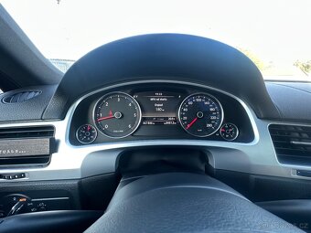 Volkswagen Touareg, 4.2TDI V8 250KW,VZDUCH,FULL VÝBAVA - 12