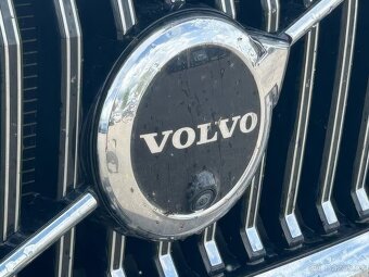 2023 Volvo XC60 B5 Plus Bright Theme AWD 2.0 - 12