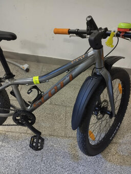 Pánské kolo GT a dětské kolo Scott - 12