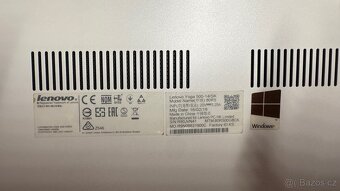Bílý notebook Lenovo Yoga - 12