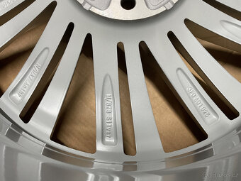 R.V 2025 NOVÁ ORIGINÁL LETNÍ SADA ŠKODA SUPERB 3,4 235/40/19 - 12