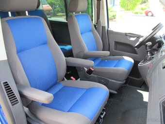 Volkswagen Caravelle 2.5 TDI 7 míst 4 x 4 - 12