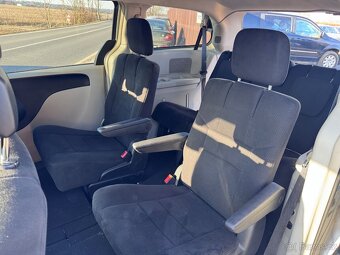 Chrysler Town Country 3,6 DVD, RT 2012 - 12
