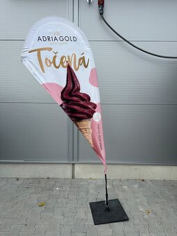 Prodám designový gastro stánek se strojem na výrobu zmrzliny - 12