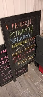 Chladící vitrina a další vybavení prodejny - 12
