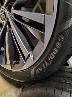 ALU kola Škoda Superb 3 5x112 r19 Originál, pneu ZÁNOVNÍ 99% - 12