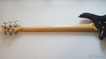 Palmer B-05 Fretless Bass Guitar - 12