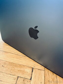 Apple MacBook Air M1 Space Gray CZ, 256GB, doplňky, záruka - 12