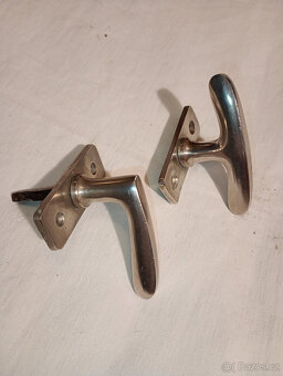 Okenní kličky,rozvory,půlolivky MOSAZ zlatá,světlá - 12