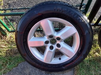 Kola Toyota RAV 4 - 12