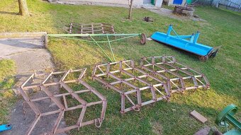 Traktor s kompletním příslušenstvím - 12