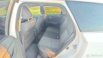 Toyota Auris 2013, 1.6 97kw benzín - 12
