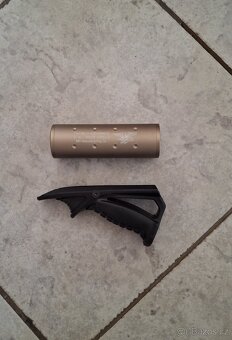 Airsoftová zbraň + vybavení - 12
