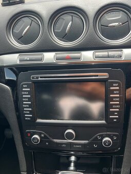 Ford Galaxy 2,0 tdci 103kw rv2011 - 12