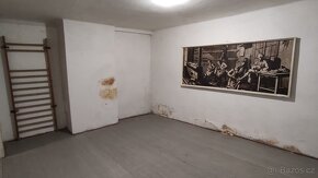 Nebytový prostor 99,8 m2 na náměstí Velvary - 12