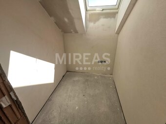 Velký Osek, prodej řadového rodinného domu 5+kk, 106 m2 na p - 12