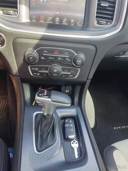 Dodge Charger AWD RALLYE Plné vybavení - 12