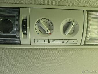 Volkswagen Caravelle - 12