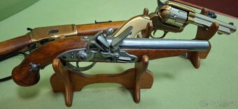 Puška winchester,colt,křesadlovka - 12