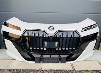 BMW G70 nárazník M-paket světla blatnik - 12