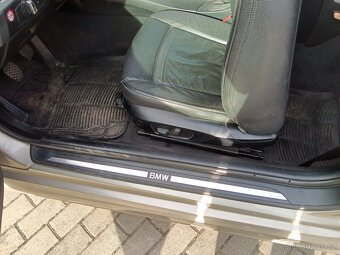 BMW 320 D. R.2009 X Drive - 12