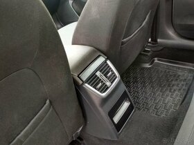 ŠKODA OCTAVIA  COM 4x4 III 1,6 TDi,77 KW,NAVIG,ESP,KLIMA,ČR. - 12