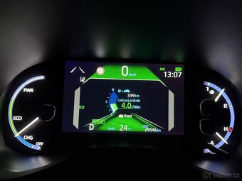 Toyota Yaris Cross,1.5HSD,4x4,ČR,1.MAJ,1/2022,29546km,ZÁRUKA - 12