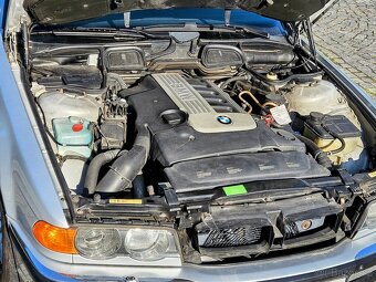 BMW 730d E38 142kW - 12