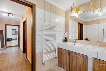 Prodej krásného domu 3+1 - 102 m2, se zahradou 628 m2, Tehov - 12