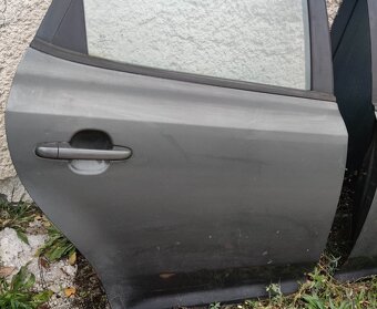 Kia Ceed SW dvere zadní prave - 12