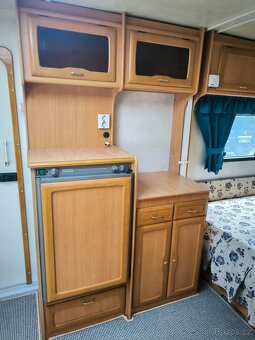 Karavan Cabby 550 - topení Alde, vyhřívaná podlaha, mover - 12