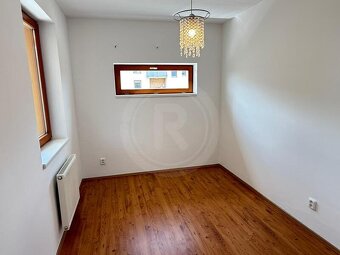 PRONÁJEM PROSTORNÉHO BYTU 4+KK, U LUČNÍHO JEZU, ČB - 12
