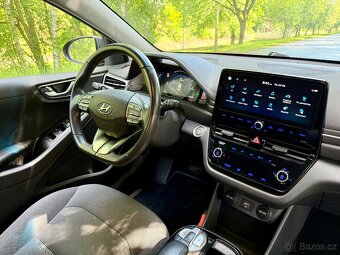 Hyundai IONIQ,38,3 kWh,SoH 100%,TČ,BlueLink, sDPH 449 000,- - 12