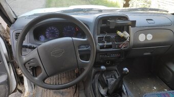 Nissan Navara pickup D22 4x4 - 12