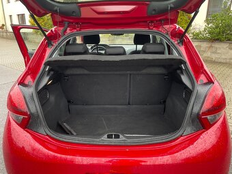 Prodám Peugeot 208 1,2 benzín 81kW, rok 2015, STK 6/2027 - 12