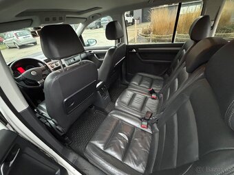 VW Touran 2010, 2.0 TDI, 103kw, 7mist. Cele v Kuzi - 12
