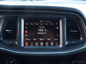 Dodge Challenger, 5.7 HEMI V8 SRT vzhled - DPH - 12