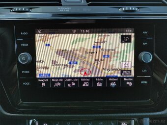 VW Touran TSi R-Line LED NAVI VYHŘ SEDAČKY SENZORY - 12