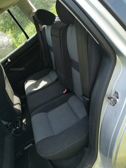 VOLKSWAGEN GOLF IV COMBI 1.9TDi - 12