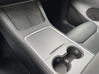 Tesla Y Long Range 4WD, ČR - 12