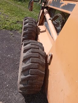 Prodám Case 445 smykový nakladač - 12