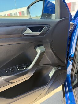 T-Roc 1.0tsi 85kw VÝBAVA JAKO NOVÝ - 12