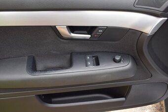 Audi A4 AVANT/B7 2.0TDi/MANUÁL/NAVI/AC - 12