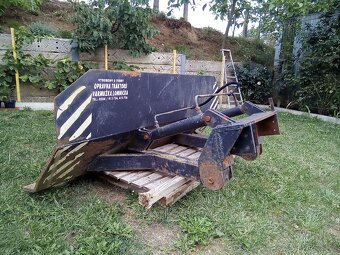 Přední radlice na traktor - 12