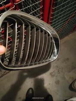 Ledvinky Predni maska bmw e60 - 12