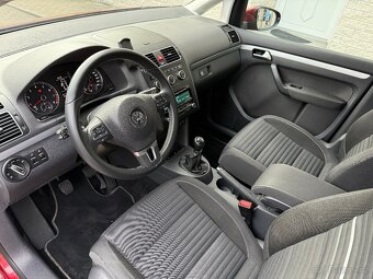 VW Touran II, rok 2015, benzín, 142.855 km, nová STK - 12