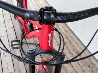 YT Capra CF PRO vel. L 27,5” - 12